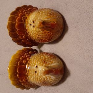 Vintage Turkey Salt and Pepper Shakers with Stoppers Glazed Finish NWB